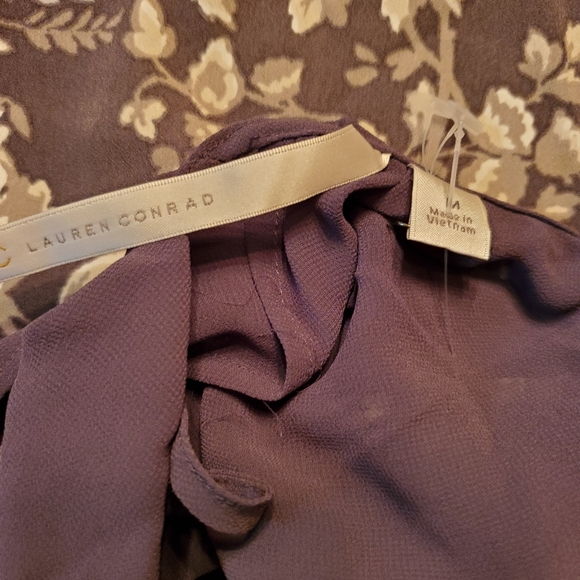 Lauren Conrad Grey & White Floral Blouse - Picture 2 of 12